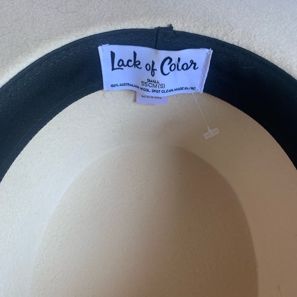 Lack of colors hat
